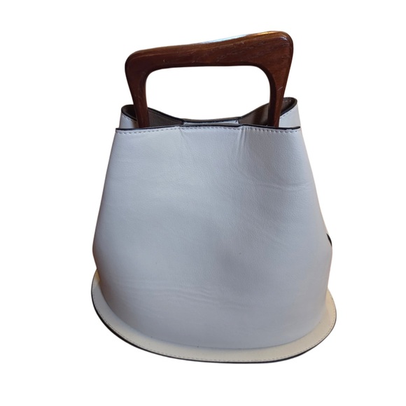 Culbia Shoulder Handbag Bucket Bag White with Wooden Handle - Picture 3 of 9